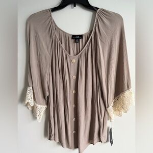NWT AGB Women’s Boho Peasant Blouse 3/4 Sleeves w Cream Lace Trim Plus 1XL Taupe
